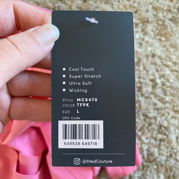 Med Couture Peaches Raglan Scrubs Top - Picture 5 of 5